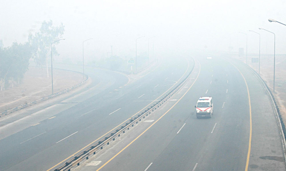 590498 3808433 motorway fog new updates