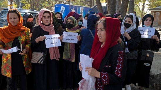 AFGHANISTAN WOMEN EDUCATION PROTEST 3 1666104875440 1666104875440 1666104911790 1666104911790