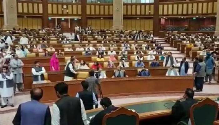 پنجاب اسمبلی کے 26 اپوزیشن ارکان کے خلاف اسپیکر نے الیکشن کمیشن میں ریفرنس دائر کردیا